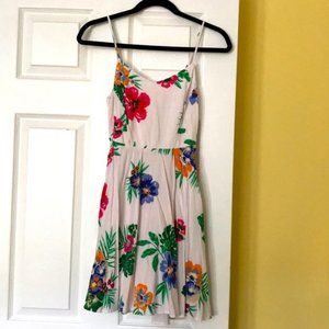 **2 for $10 Summer Dresses** Old Navy: White Spring Floral Dress (XS)